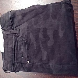Jeans Black Camo Print - Social Standard by Sanctuary